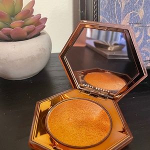 Fenty Beauty Diamond Bomb